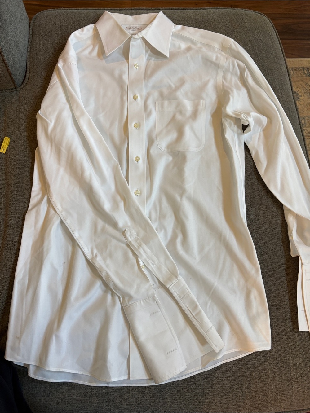 Men's White Long-Sleeve Dress Shirt with Chest Pocket - Picture 1 of 3